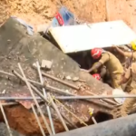 വിരട്ടാനൊന്നും നോക്കണ്ട, എന്തും പറയുന്നവരുടെ പിന്നില്‍ ആരായാലും കണ്ടുപിടിക്കും, ആരോപണങ്ങളോട് പ്രതികരിച്ച് മുഖ്യമന്ത്രി