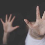 തീവ്രവാദികളുമായി കൂടിക്കാഴ്ച നടത്തിയത് കൊണ്ട് തീവ്രവാദ പ്രവർത്തനങ്ങളുടെ ഭാഗമായെന്ന് പറയാനാകില്ല;ബോംബെ ഹൈ കോടതി