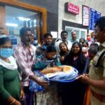 കാറ്റില്‍ നിലംപൊത്തിയ തെങ്ങില്‍ ബൈക്കിടിച്ചു;കോഴിക്കോട് മെഡിക്കൽ കോളജ് ക്യാംപസ് റോഡിൽ യുവാവിന് ദാരുണാന്ത്യം