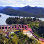 പാറശാലയില്‍ ടിപ്പര്‍ ലോറി ബൈക്ക് ഇടിച്ചു തെറിപ്പിച്ചു; മൂന്ന് വയസുകാരി ദാരുണാന്ത്യം, മാതാപിതാക്കള്‍ക്ക് ഗുരുതര പരിക്ക്