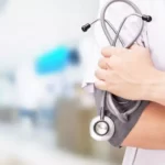 പ്രായത്തെ കടന്നുനില്‍ക്കുന്ന പക്വതയെന്ന് മുഖ്യമന്ത്രി ,ഷംസീറിനെ അഭിനന്ദിച്ച് വി ഡി സതീശനും