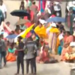 വനിതാ കണ്ടക്ടറോട് അപമര്യാദയായി പെരുമാറി,പൊലീസെന്ന് കേട്ടപ്പോൾ യുവാക്കൾ ചതുപ്പിലേക്ക് ചാടി, രക്ഷപ്പെടുത്താൻ അഗ്നിരക്ഷാസേനയെത്തി