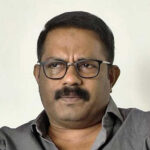 തൃശൂരിൽ കള്ള് ചോദിച്ചിട്ട് കൊടുക്കാത്തതിന് ചെത്തിക്കൊണ്ടിരുന്ന തെങ്ങ് യന്ത്രവാള്‍കൊണ്ട് മുറിച്ചു; ചെത്ത് തൊഴിലാളിക്ക് പരുക്ക്