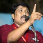 കോഴിക്കോട് കോതി പാലത്തിന് സമീപം ഹിറ്റാച്ചി കടലിലേക്ക് മറിഞ്ഞ് അപകടം