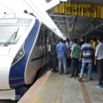 ഗുസ്‌തി താരങ്ങളുടെ സമരം; ആവശ്യമെങ്കിൽ സമരക്കാരെ വെടി വെക്കുമെന്ന് എൻസി അസ്താന ഐ പി എസ്; വെടിയേൽക്കാൻ എവിടെ വരണമെന്ന് ബജ്റംഗ് പുനിയ