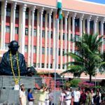 പത്തനാപുരത്ത് നടുറോഡില്‍ ഭാര്യയെ ഭര്‍ത്താവ് കഴുത്തറുത്ത് കൊലപ്പെടുത്താന്‍ ശ്രമിച്ചു