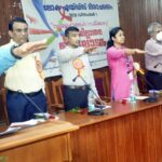 നിലവിളി കേട്ട് അമ്മൂമ്മ ഓടിയെത്തിയപ്പോള്‍ കണ്ടത് ചോരയില്‍ കുളിച്ച നിലയില്‍ പെണ്‍കുട്ടി; ഒമ്പതാം ക്ലാസുക്കാരന്‍ കോളേജ് വിദ്യാര്‍ത്ഥിനിയെ കുത്തി