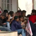 എറണാകുളത്ത് ആനയും കുട്ടിയാനയും കിണറ്റിൽ വീണു: ആന ശല്യം പതിവാണെന്ന് നാട്ടുകാര്‍