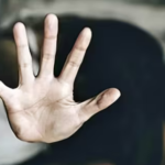 കുടിവെള്ള വിതരണത്തിനായി നിർമ്മിച്ച കിണറിൽ എണ്ണ കലർന്നതായി സംശയം:ജലവിതരണം നിർത്തിവെക്കാൻ കളക്ടർ നിർദ്ദേശിച്ചു