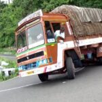 വീണ്ടും അറസ്റ്റ് ചെയ്യാന്‍ നീക്കം; കോടതിയിലേക്ക് ഓടിക്കയറി മാത്യു കുഴല്‍നാടനും ഷിയാസും