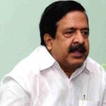 വിമാനം ട്രക്കുമായി കൂട്ടിയിടിച്ച് അപകടം:സംഭവം സൂറത്ത് അന്താരാഷ്ട്ര വിമാനത്താവളത്തിൽ