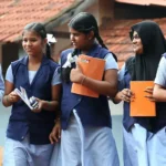 കുന്ദമംഗലത്ത് മഴക്കെടുതി മൂലം മതിൽ ഇടിഞ്ഞ് അപകടാവസ്ഥയിലായ രണ്ട് വീട്ടുകളുടെ പുനരുദ്ധാരണത്തിന്   ധനസഹായം നൽകി ‘ടീം മലേഷ്യ’