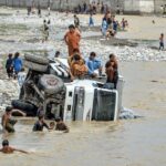 അരവിന്ദ് കെജ്രിവാള്‍ ഹനുമാന്‍ ക്ഷേത്രത്തില്‍ ദര്‍ശനം നടത്തി; റോഡ് ഷോ; കളത്തിലിറങ്ങാന്‍ ശ്രമം