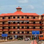 കൊടുവള്ളിയില്‍ നിയന്ത്രണം വിട്ട ബസ് കടയിലേക്ക് ഇടിച്ചു കയറി; അപകടത്തില്‍ 10 പേര്‍ക്ക് പരിക്ക്