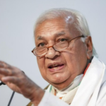 ഘട്കോപറിൽ 36 ഫ്ലെമിംഗോ പക്ഷികളെ ചത്തനിലയിൽ;മുംബൈയിലേക്ക് വരികയായിരുന്ന എമിറേറ്റ്സ് വിമാനം ഇടിച്ചാണ് പക്ഷികള്‍ ചത്തത്