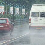 വീടിന്റെ അടുക്കളവാതില്‍ കുത്തി തുറന്ന് അകത്തു കയറി; അലമാരയില്‍ നിന്നു 13 പവന്‍ സ്വര്‍ണവും 11000 രൂപയും കവര്‍ന്നു; തലയോലപ്പറമ്പില്‍ പട്ടാപ്പകല്‍ മോഷണം