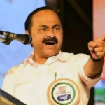 നയിക്കാന്‍ നായകന്‍ വരട്ടെ; കണ്ണൂരില്‍ കെ മുരളീധരനെ പിന്തുണച്ച് ഫ്ളക്സ് ബോര്‍ഡ്