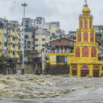 ദുരന്തഭൂമിയിൽ സേവനവുമായി കുന്ദമംഗലത്തെ ആംബുലൻസ് ഡ്രൈവർമാർ