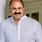 കട്ടപ്പനയിൽ ബസ് സ്റ്റൻഡിൽ യുവാവിന്റെ ദേഹത്തേക്ക് ബസ് പാഞ്ഞു കയറിയ സംഭവം; ഡ്രൈവറുടെ ലൈസൻസ് സസ്പെൻഡ് ചെയ്തു