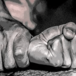 ശുചിമുറിയില്‍ കൂറ്റന്‍ രാജവെമ്പാല; പിടികൂടി