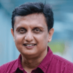 നിറങ്ങളുടെ ഉത്സവം; വര്‍ണ്ണങ്ങള്‍ വിതറിയും മധുരം പങ്കുവെച്ചും ഉത്തരേന്ത്യയില്‍ ഹോളി ആഘോഷം