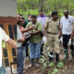 ഒമാന്‍ ഉള്‍ക്കടലില്‍ ചരക്കുകപ്പലിന് തീപിടിച്ചു; 14 പേരെ നാവികസേന രക്ഷപ്പെടുത്തി, തീ അണക്കാന്‍ ശ്രമം