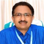 യാത്രക്കിടെ പ്രസവിച്ചു;പൂനെയിൽ നവജാത ശിശുവിനെ ബസിൽ നിന്ന് പുറത്തേക്കെറിഞ്ഞ് കൊന്നു