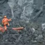 കടലൂരില്‍ സ്‌കൂള്‍ ബസില്‍ ട്രെയിനിടിച്ച് മൂന്ന് കുട്ടികള്‍ക്ക് ദാരുണാന്ത്യം, നിരവധി കുട്ടികള്‍ക്ക് പരിക്ക്; ഇടിയുടെ ആഘാതത്തില്‍ ബസ് തെറിച്ച് വീണു