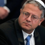 ചെക്ക്യാട് ഉമ്മത്തൂരില്‍ വീണ്ടും വിദ്യാര്‍ത്ഥിക്ക് നേരെ പാഞ്ഞടുത്ത് തെരുവുനായകള്‍; രക്ഷപ്പെട്ടത് തലനാരിഴക്ക്