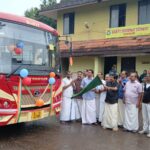 ഓണത്തെ വരവേൽക്കാൻ മലയാളികൾ; ഇന്ന് ഉത്രാടം