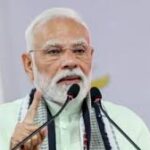 കോഴിക്കോട് എലത്തൂർ പെൺകുട്ടി ട്രെയിനിൽ നിന്ന് വീണു; അപായച്ചങ്ങല വലിച്ച് യാത്രക്കാർ