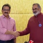 സിപിഐഎം ഗൃഹസന്ദര്‍ശനം; ഭക്ഷണം കഴിച്ച പാത്രം കഴുകി എംഎ ബേബി, ഇലക്ഷന്‍ സ്റ്റണ്ടെന്ന് കോണ്‍ഗ്രസ്, സമൂഹ മാധ്യമങ്ങളിൽ വൈറലായി ചിത്രം