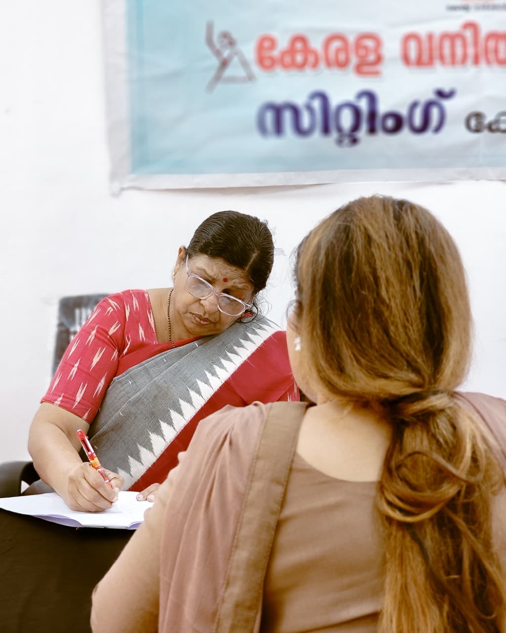 വനിതാ കമീഷന്‍ സിറ്റിങ്: 11 പരാതികള്‍ തീര്‍പ്പാക്കി