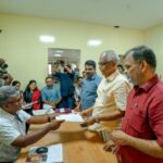 തിരഞ്ഞെടുപ്പിനു മുൻപ് ഏപ്രിലിലെ ക്ഷേമ പെൻഷൻ; ഈ മാസം 4000 രൂപ ലഭിക്കും