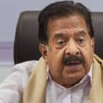 വീണ്ടും അനുനയ നീക്കം; രമേശ് ചെന്നിത്തലയെ കാണാന്‍ വീട്ടിലെത്തി വി ഡി സതീശന്‍