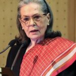 ‘ബിജെപി ഒരു ഗുജറാത്തി കമ്പനിയായി ഒതുങ്ങും’; മുരളി മനോഹര്‍ ജോഷിയുടെ കുറിപ്പ് ആയുധമാക്കി സന്ദീപ് വാര്യര്‍