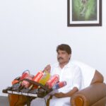 ‘അത് സുകുമാരക്കുറുപ്പ് അല്ല!’: പാസ്‌പോര്‍ട്ടിലെ ഫോട്ടോ തൃശൂര്‍ സ്വദേശി ദാമോദര മേനോൻ്റേതെന്ന് ബന്ധുക്കള്‍