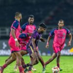 കാലിക്കറ്റിന്റെ കോട്ടയിൽ കൊച്ചിയുടെ കൊടി